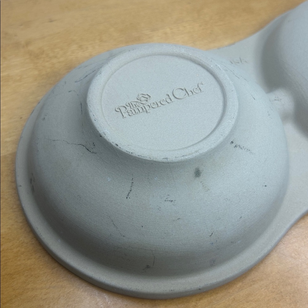 The Pampered Chef 🍳 Double Egg Stoneware Divided Dish Egg Cooker Dish - Picture 10 of 13